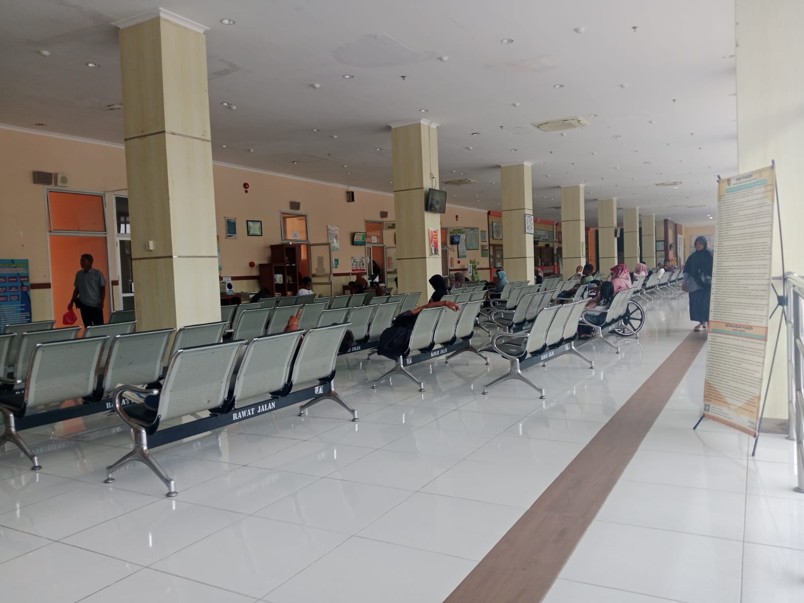 Mengapa Warga Cilacap Antre Berjam-jam untuk Cek Kesehatan Gratis di Jalan A. Yani?